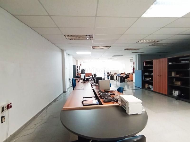 Foto afcf308e-7113-45f8-8a12-6575e787994f. Lloguer local comercial a Ca n'Aurell Terrassa