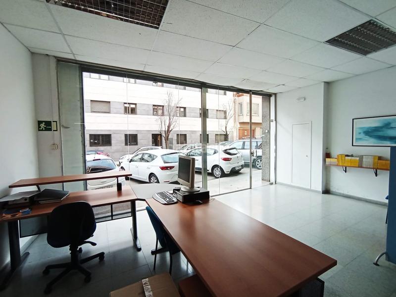 Foto c01d9f19-9974-4a2d-be63-007fb9128fb7. Lloguer local comercial a Ca n'Aurell Terrassa