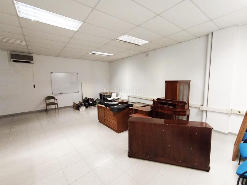 Foto e4ffc666-330d-4c68-8fb9-05103b06c57c. Lloguer local comercial a Ca n'Aurell Terrassa