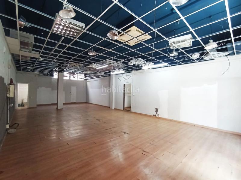 Foto 129a1b84-0bcf-435f-ad04-247de5eef879. Alquiler local comercial en sant genis 3 local de lloguer al carrer sant genís en Terrassa