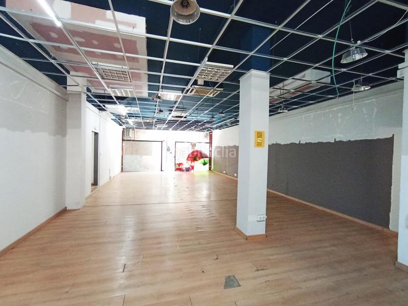 Foto 2470f143-2e70-4351-827c-c97f5c860cb0. Alquiler local comercial en sant genis 3 local de lloguer al carrer sant genís en Terrassa