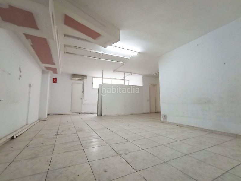 Foto 746c0f5d-5525-450b-9d0f-a88b5654a56e. Lloguer local comercial a sant genis 3 a Barri del Centre Terrassa