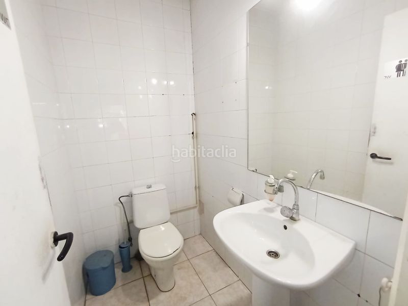 Foto e94563c1-0d94-4ae5-8853-fa9eddae459b. Lloguer local comercial a sant genis 3 a Barri del Centre Terrassa
