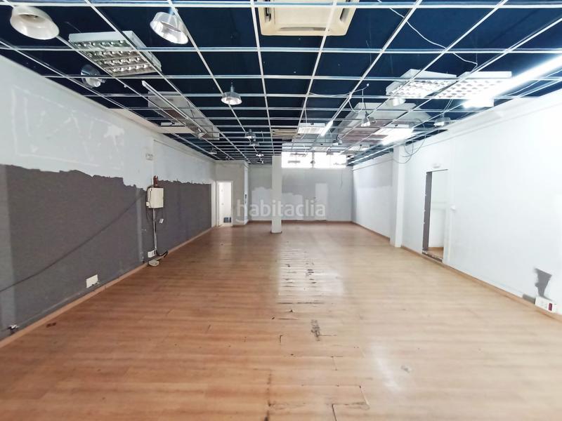 Foto 31d81897-3cce-444e-95ce-9683fd729072. Location local commercial dans sant genis 3 dans Barri del Centre Terrassa