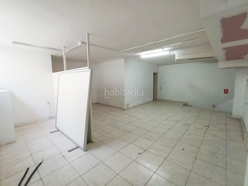 Foto 842334b4-6476-4541-afef-e5bb8e3e4afd. Location local commercial dans sant genis 3 dans Barri del Centre Terrassa