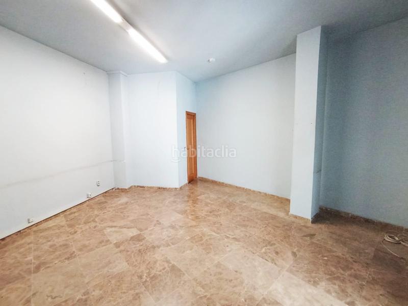 Foto becc14a4-4cf3-40e8-8552-aeca89fc9594. Lloguer local comercial a sant marc 36 a Ca n'Aurell Terrassa