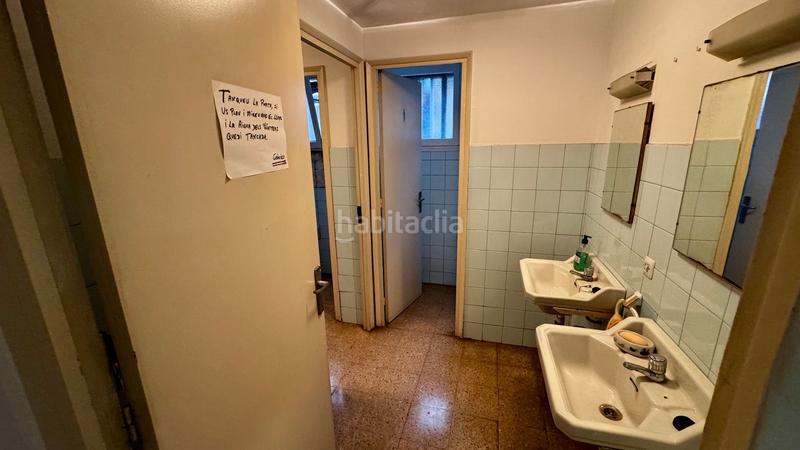Foto c5e0b82e-e6a9-434b-89e6-2f84bf75252d. Local comercial en blasco de garay 34 en Ca n'Aurell Terrassa