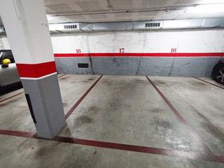 Miete Autoparkplatz  Miquel àngel. Plaça de pàrquing per cotxe mitjà al barri de pere parres