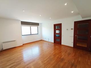 Location Appartement  Miquel casas. Fantàstic pis de tres habitacions i plaça de pàrquing al centre