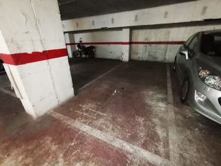 Miete Autoparkplatz in Pintor vancells 203. Plaça de pàrquing per cotxe mitjà al carrer pintor vancells n.20