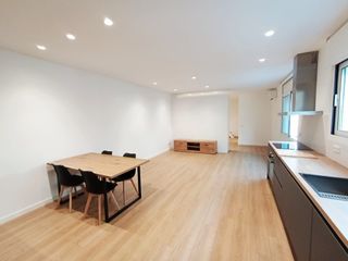 Lloguer Estudi  Transversal. Fantàstic loft totalment reformat al carrer transversal