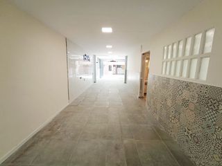 Local Comercial en Lluis Puigjaner 8