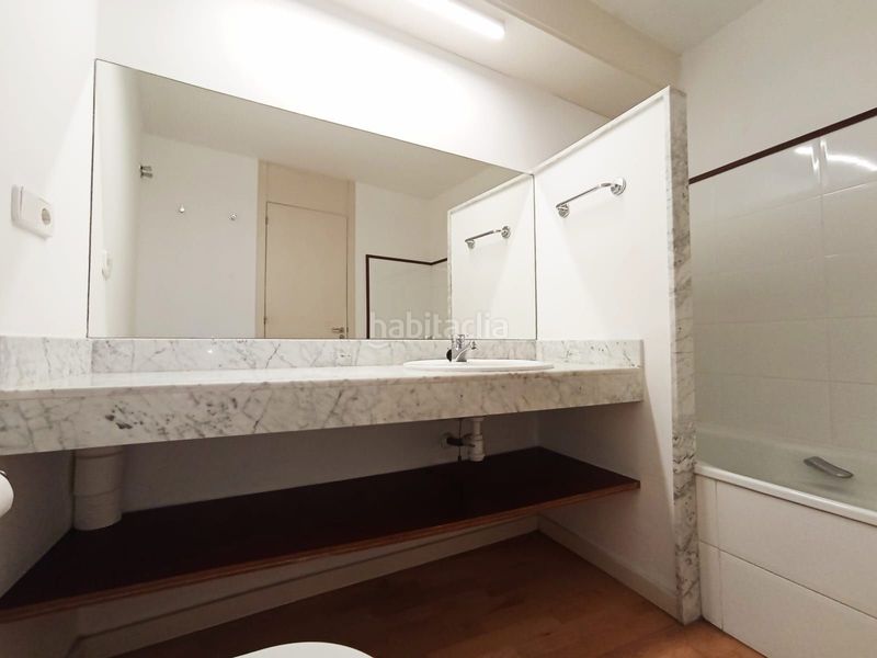Foto ba3a1547-d1d8-4fec-95bf-545e6b978279. Rent duplex with heating in Barri del Centre Terrassa