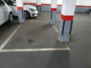 Parking coche en Creu Alta. Garaje en venta en creu alta