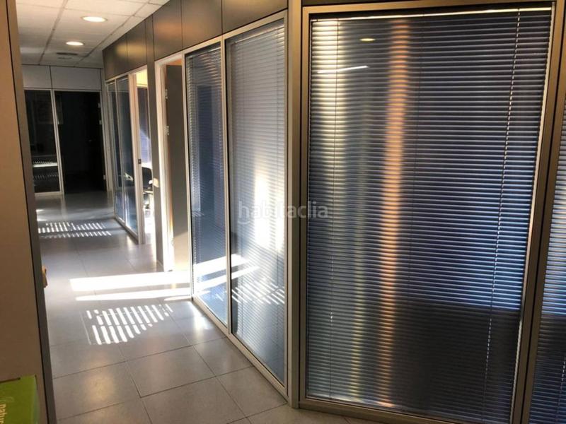 Foto e25deb8f-ae5c-477b-adb3-6de11efe7170. Geschäftsraum in Gràcia Sabadell