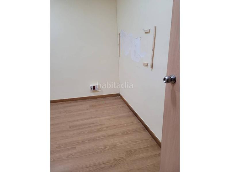 Foto 3cfa9a36-dd04-449d-9d8a-5e4450594060. Lloguer local comercial a Centre Sabadell