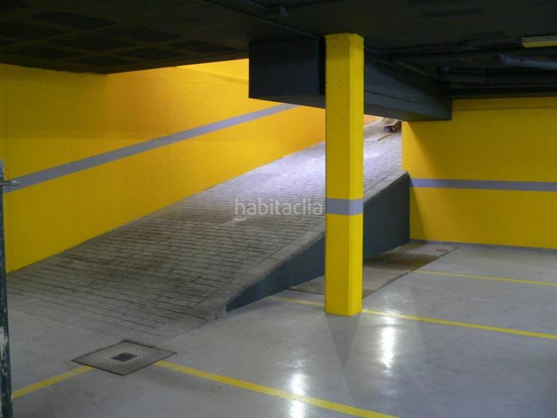 Foto b5770761-4fcc-45fd-b5e7-d66463572b16. Alquiler parking coche aparcamiento en alquiler para una moto en Sabadell