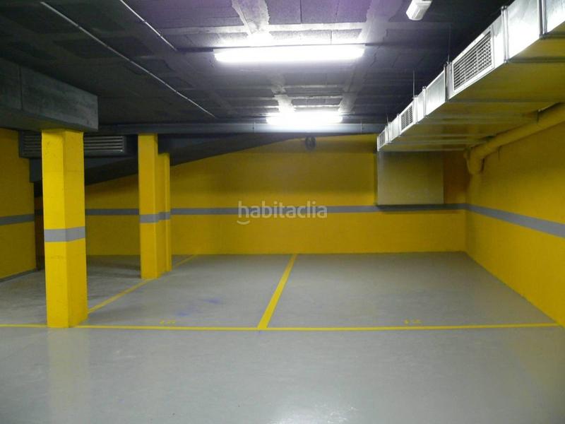 Foto e2ae4acb-4823-40c1-8b2c-d3d1aeeface9. Lloguer aparcament cotxe a Centre Sabadell
