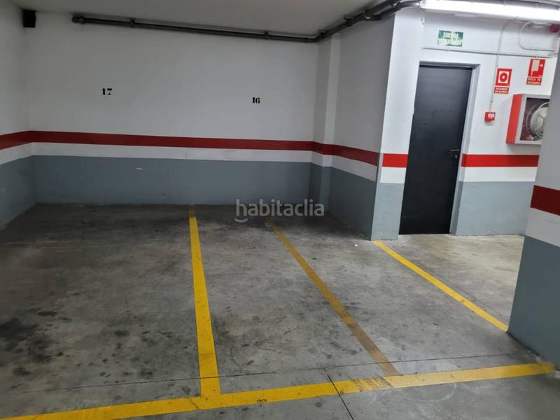 Foto 9d98cd8d-74c4-4e30-954a-fb8046b2e53a. Alquiler parking coche alquiler de plazas de aparcamiento Centre en Sabadell