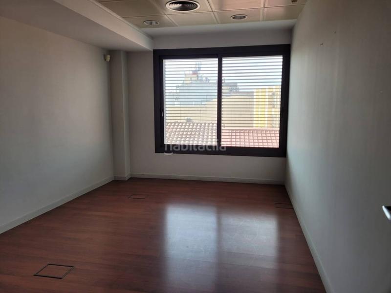 Foto c5830238-54cd-49a6-af80-edfd2f0201da. Location local commercial dans Centre Sabadell