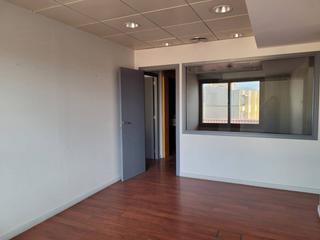 Location Local commercial  Manresa. Oficinas en alquiler en el centro