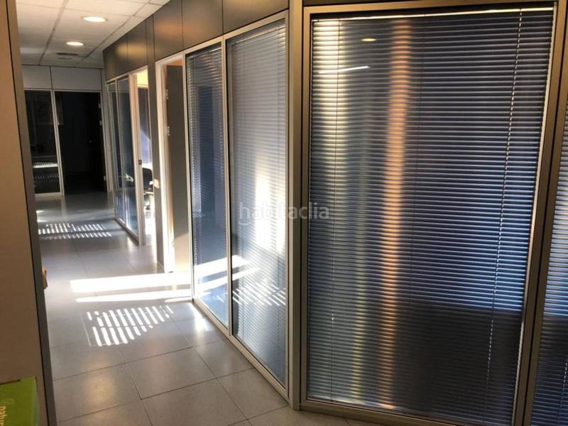 Foto d0804eef-afe5-48bc-a24f-a06bfdfa3889. Lloguer local comercial a Gràcia Sabadell