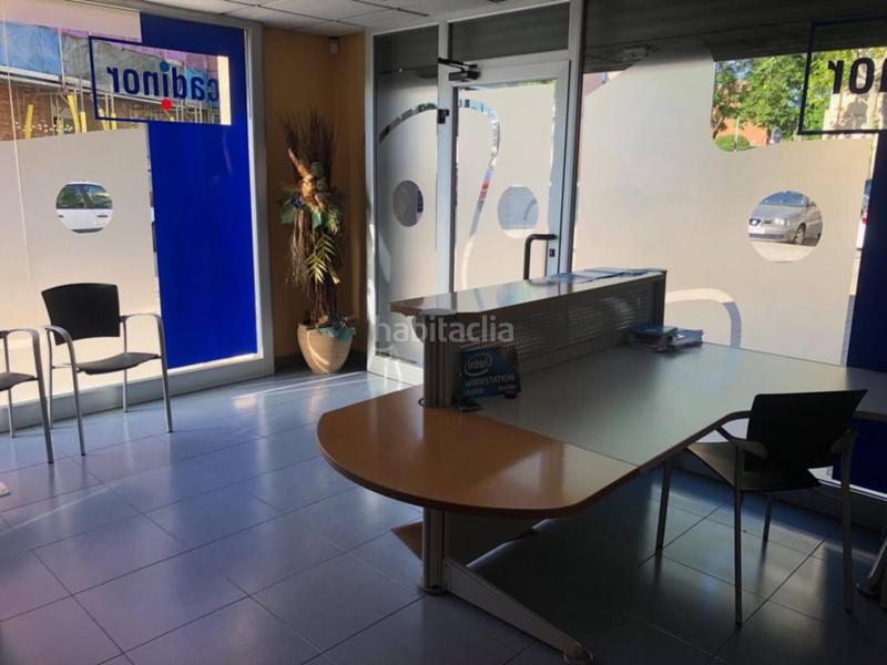 Foto fdbaf6ce-b095-4d83-85db-2495463c3df0. Location local commercial dans Gràcia Sabadell