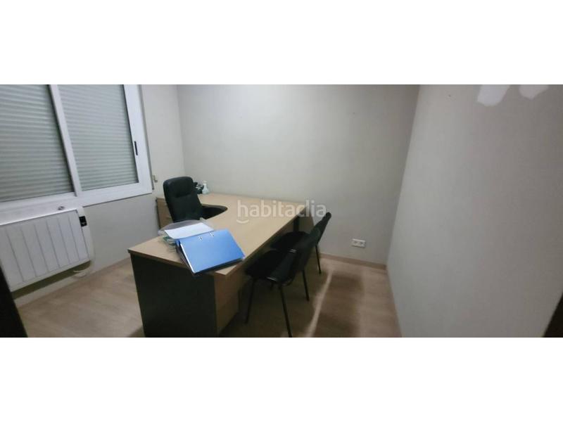 Foto 30710c5a-b523-4ba1-8600-d34569de62aa. Oficina venta local en el centro en Centre Sabadell