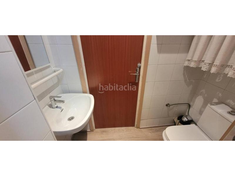 Foto b42d8a37-a3b6-4159-bd47-fac7e0fcf55f. Oficina venta local en el centro en Centre Sabadell