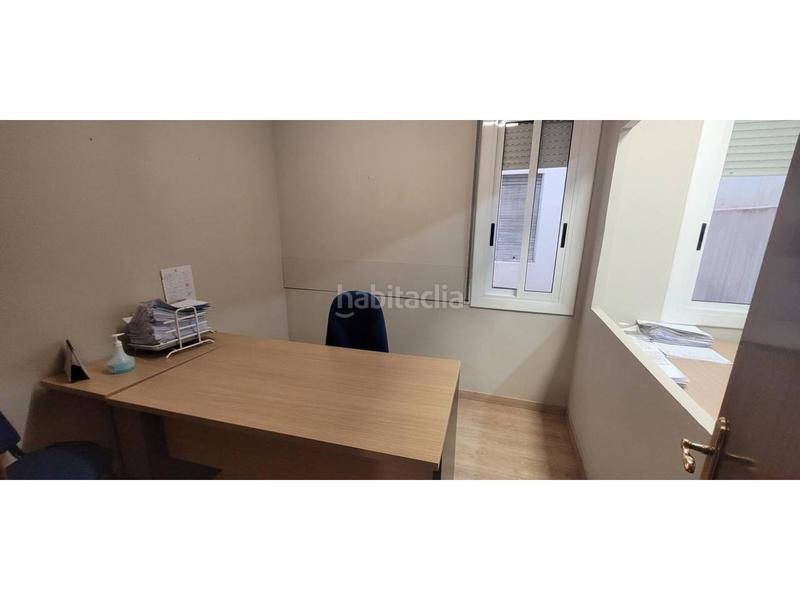 Foto f6c29924-0d55-4648-949f-3f228105ba5f. Oficina venta local en el centro en Centre Sabadell