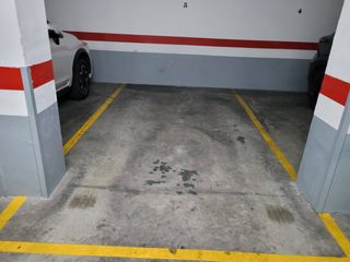 Rent Car parking  Calle calderon. Parking en alquiler en centro