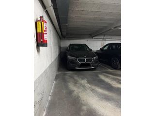 Rent Car parking  Calle capmany. Alquiler de plaza de parking cerrada en el centro de sabadell