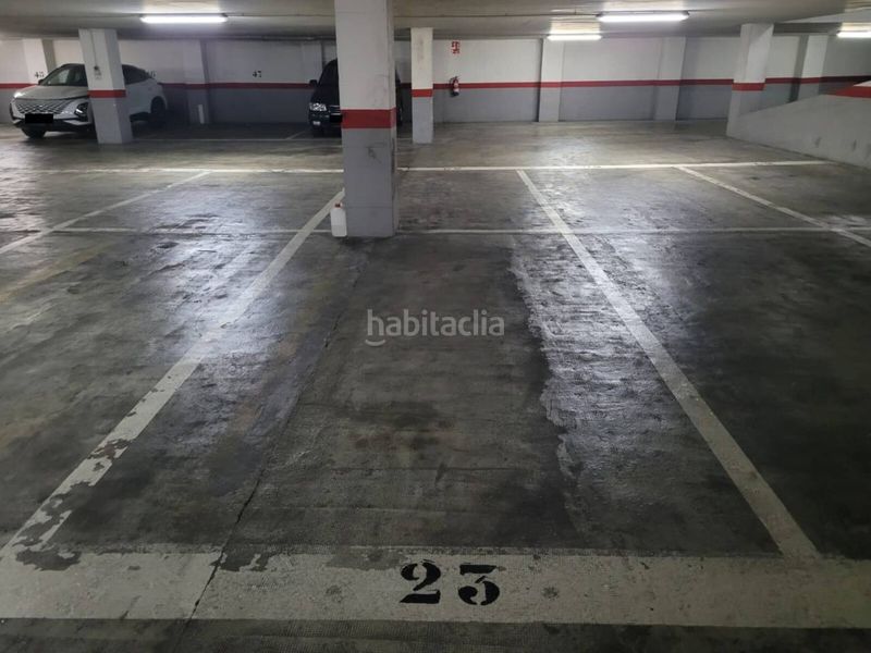 Foto ff0018b9-916f-4316-bfcd-22109d094129. Aparcament cotxe a Centre Sabadell