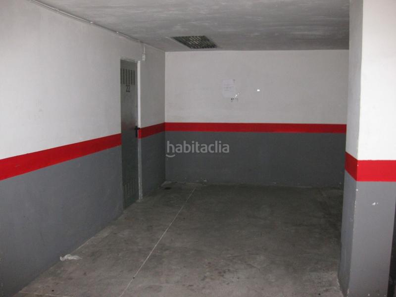 Foto cdb29adc-710a-49d4-86a1-8a1a6cbc51fb. Parking voiture dans Picanya