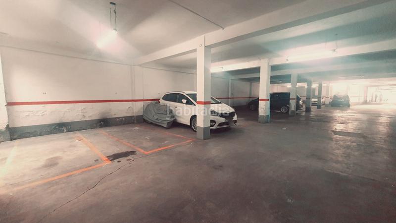 Foto 418d0737-e08f-4e28-bede-43b691864bf4. Parking coche en Barrio de Patraix Valencia