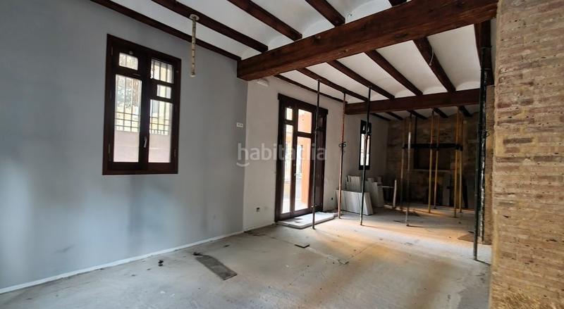 Foto 2cc2156e-62c7-422c-9f4d-9fa2afb4576d. Local comercial a El Carme Valencia