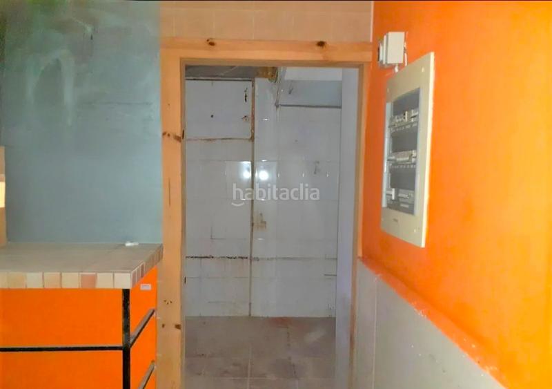 Foto ec9f27f6-3718-4237-b673-e2ba679399c8. Local comercial a avinguda de la marina 16 a Tavernes de la Valldigna