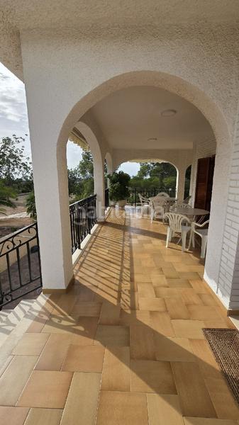 Foto f8706888-55fc-4605-bdf2-3269348d0c42. Chalet con camino parcheggio piscina in La Conarda-Montesano Bétera