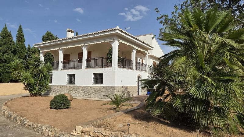 Foto a2484c42-1b11-47b9-96e4-e5877edf4317. Xalet amb xemeneia aparcament piscina a La Conarda-Montesano Bétera