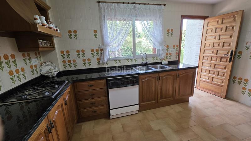 Foto f4cfbff0-e52e-4942-9cc1-0ddc2c80d4fb. Xalet amb xemeneia aparcament piscina a La Conarda-Montesano Bétera