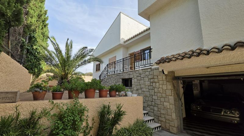 Foto fa1f53dd-7735-45b6-8270-8635a06ffdd7. Xalet amb xemeneia aparcament piscina a La Conarda-Montesano Bétera