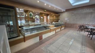 Lloguer Local Comercial a Carrer del pare esteban pernet 31. Local comercial con licencia de actividad en vigor, despacho de