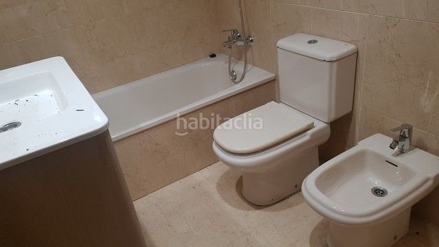 Foto ea770cd2-3e3e-47ba-b1ce-bde3a4170cc1. Lloguer pis amb aparcament piscina a La Constitución-Canaleta Mislata
