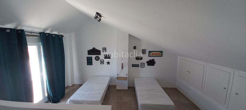 Foto 082d47b6-d0dc-47bb-9f51-61cf0a020de5. Casa aparellada a Quart de Poblet