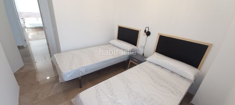 Foto d79e2862-e882-4224-ab3c-03994175e3ae. Casa aparellada a Quart de Poblet