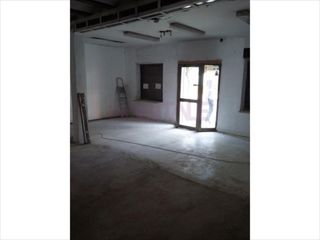 Rent Business premise in Joanot martorell, quart de poblet, zona de - quart de poblet 31. Local en planta baja en zona muy comercial, 85 m2, con salida a