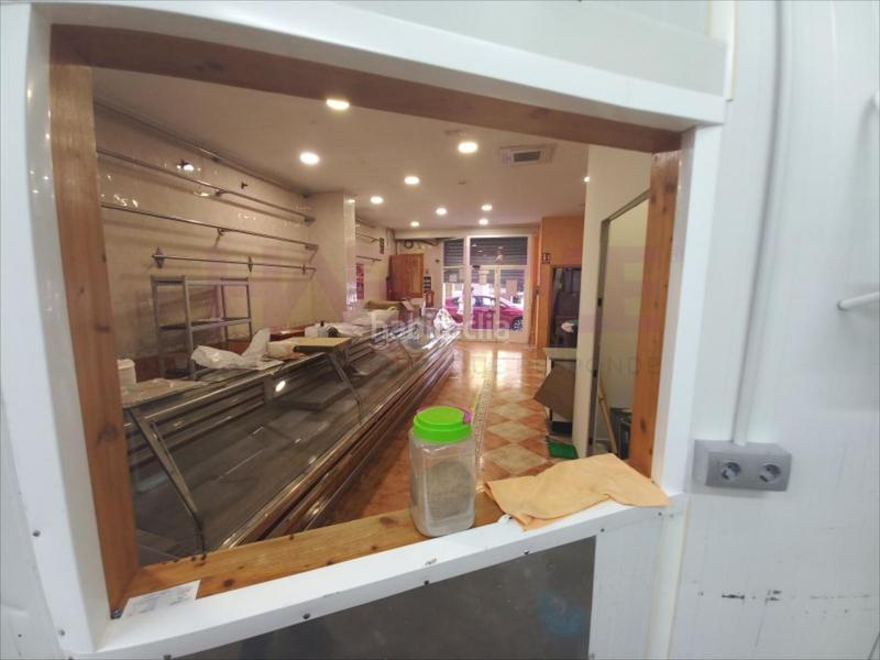 Foto 34525e9b-6c75-4dd6-91e9-299bdbc307f5. Location local commercial dans Quart de Poblet