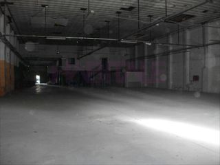 Nau industrial en Quart de Poblet. Nave di�fana de unos 1181m2 mas un patio delantero de 193m2, la