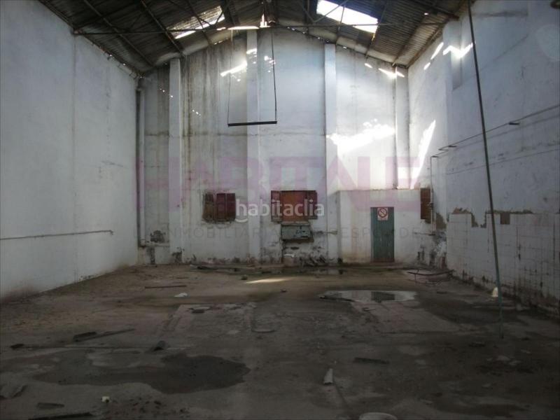 Foto 51cd716d-0b66-490b-a9ef-74002f9e0158. Lloguer nau industrial a Polígono del Aeropuerto Manises