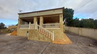 Casa a Riba - roja de Túria. Chalet en venta en ribaroja en pla de nadal. el chalet está en u